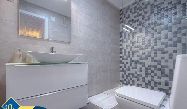 Begagnad - Lägenhet - Torrevieja - Acequion