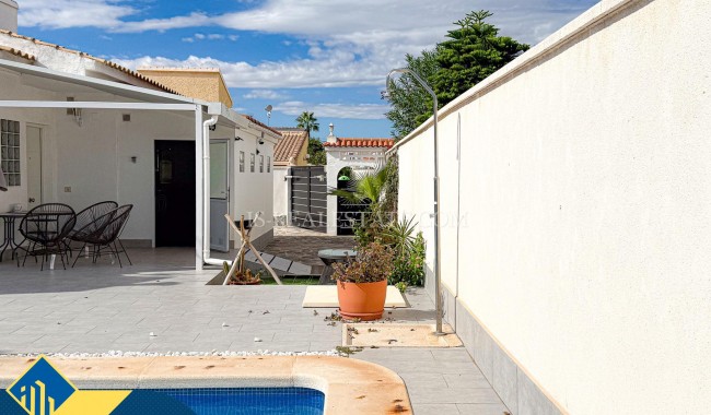 Begagnad - Villa - Orihuela - Los Almendros-La Florida