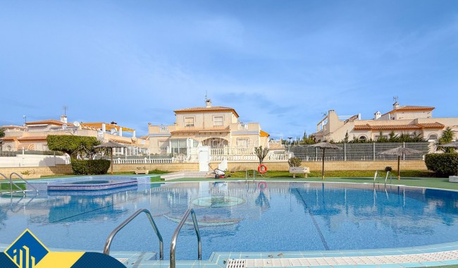 Segunda mano - Adosado - Torrevieja - Torre del moro