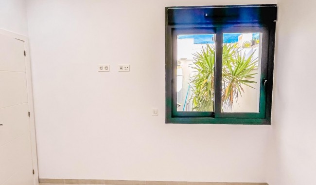 Segunda mano - Villa - Orihuela - PAU 26