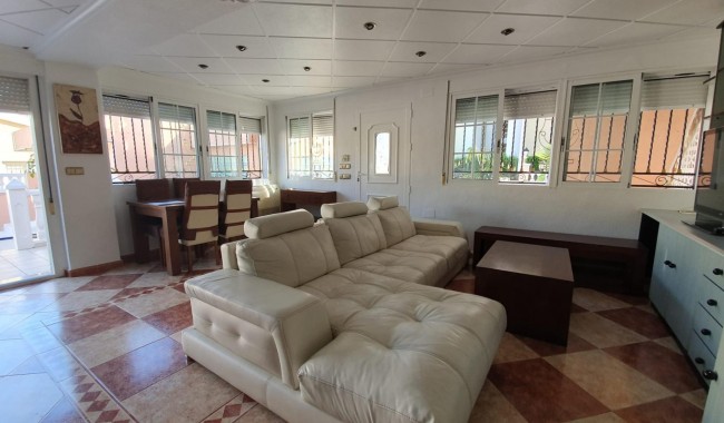 Begagnad - Villa - Torrevieja - Los Frutales