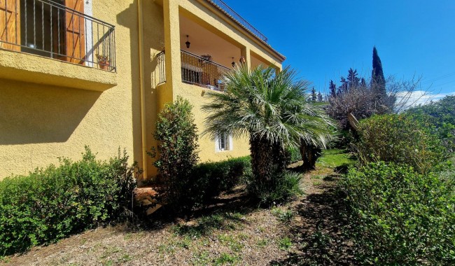 Resale - Townhouse - Daya Nueva