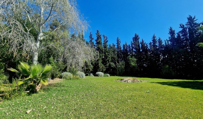 Resale - Townhouse - Daya Nueva