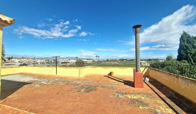 Resale - Townhouse - Daya Nueva