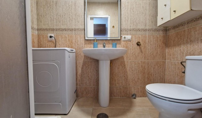 Resale - Townhouse - Daya Nueva