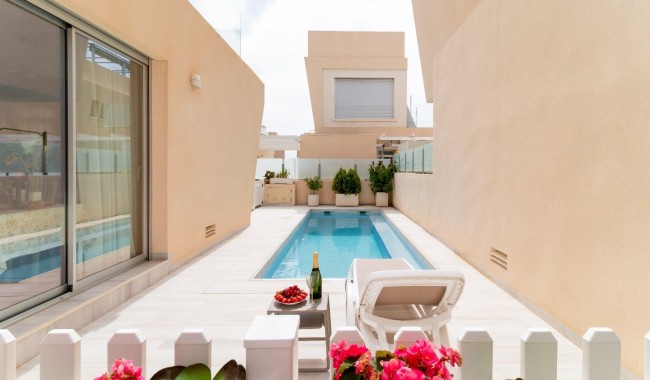 Resale - Villa - Pilar de La Horadada - Pueblo Latino