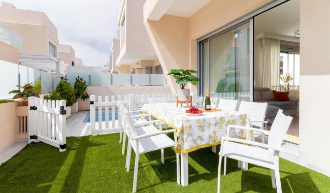 Resale - Villa - Pilar de La Horadada - Pueblo Latino