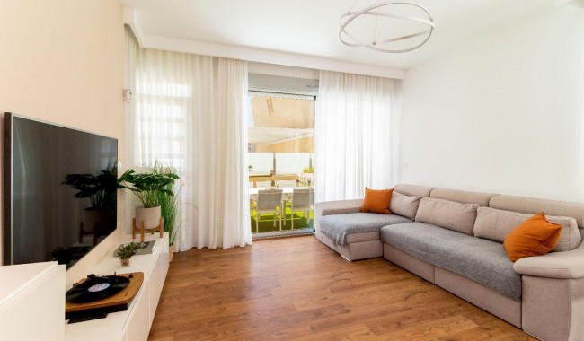 Resale - Villa - Pilar de La Horadada - Pueblo Latino