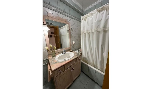 Segunda mano - Apartamento - Torrevieja - Paseo maritimo