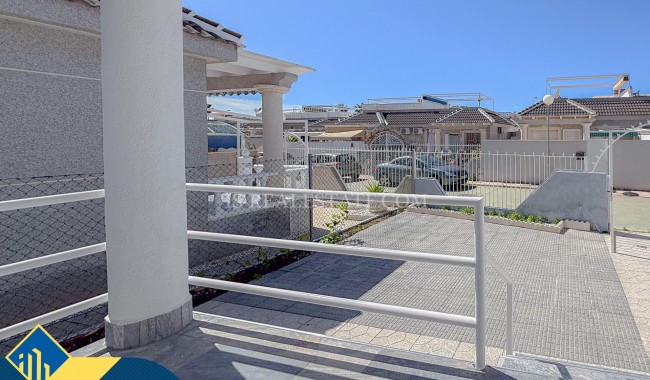 Begagnad - Villa - Torrevieja - Torreta florida