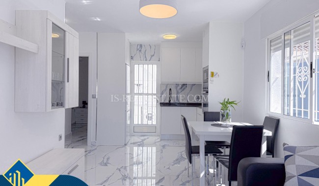 Begagnad - Villa - Torrevieja - Torreta florida