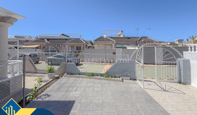 Begagnad - Villa - Torrevieja - Torreta florida