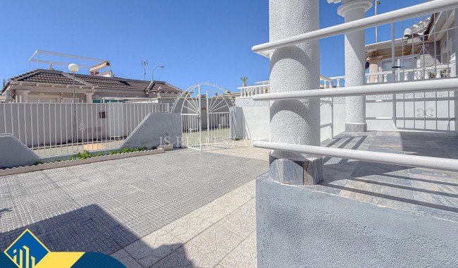 Begagnad - Villa - Torrevieja - Torreta florida
