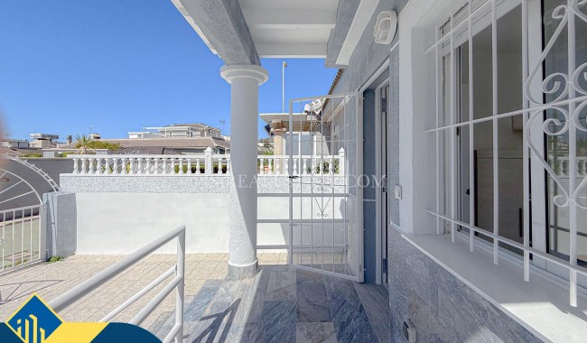 Begagnad - Villa - Torrevieja - Torreta florida