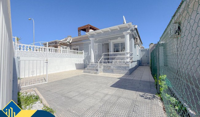 Begagnad - Villa - Torrevieja - Torreta florida