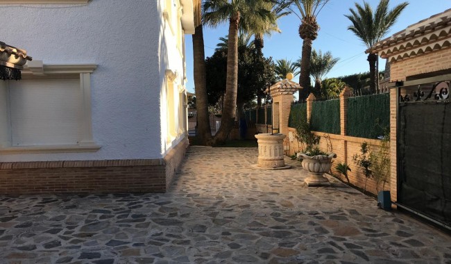 Begagnad - Villa - Orihuela - Cabo Roig