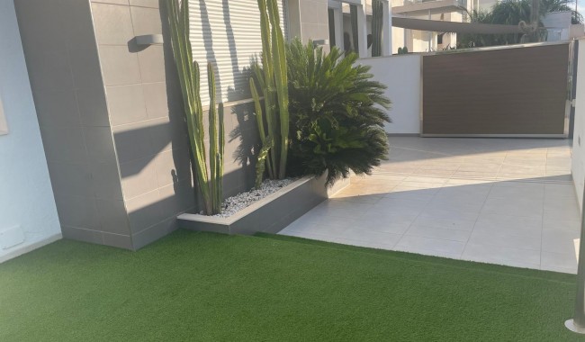 Resale - Villa - Pilar de La Horadada - Riomar