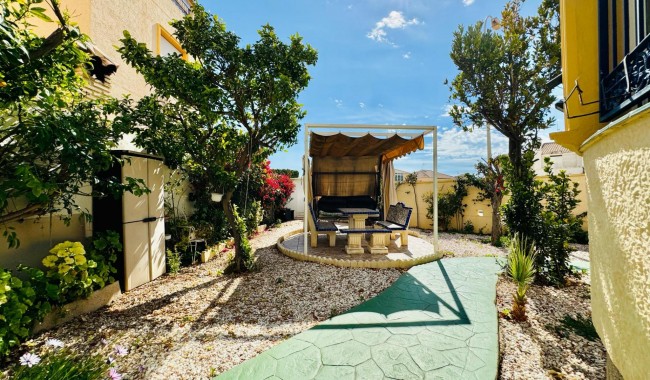 Begagnad - Villa - Orihuela - La Zenia