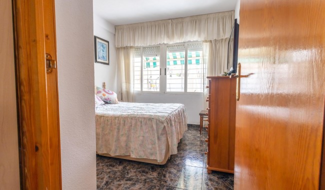 Begagnad - Villa - Torrevieja - Torretas