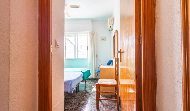 Begagnad - Villa - Torrevieja - Torretas