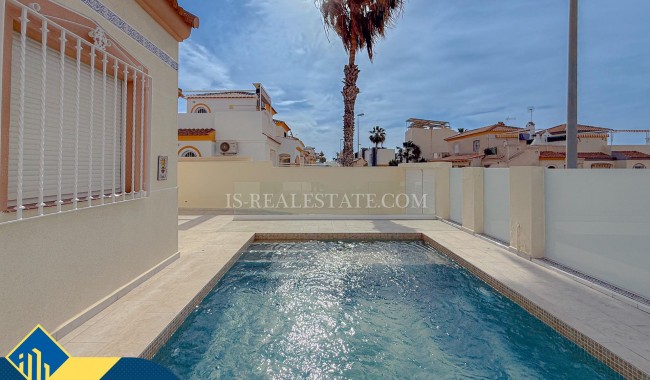 Begagnad - Villa - Torrevieja - Torre del moro
