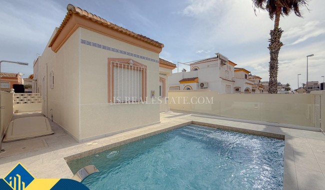 Begagnad - Villa - Torrevieja - Torre del moro