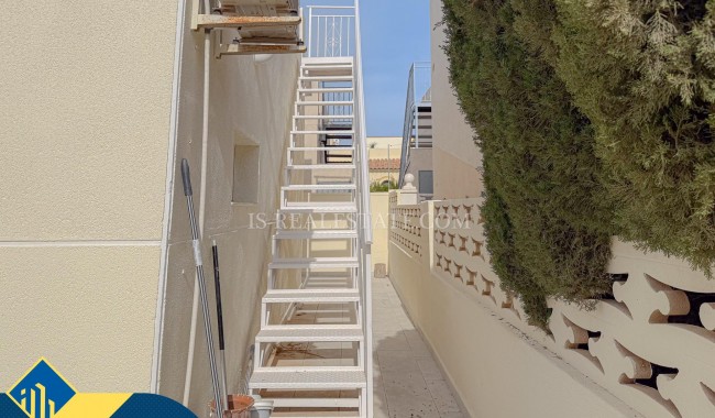 Begagnad - Villa - Torrevieja - Torre del moro