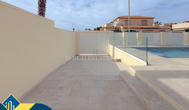 Begagnad - Villa - Torrevieja - Torre del moro