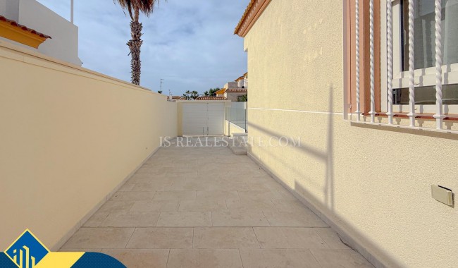 Begagnad - Villa - Torrevieja - Torre del moro