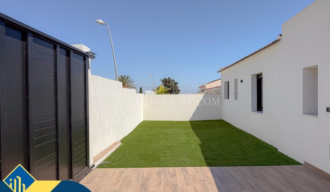 Begagnad - Villa - Torrevieja - Los Balcones