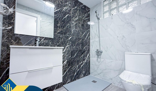 Segunda mano - Apartamento - Torrevieja - Paseo maritimo