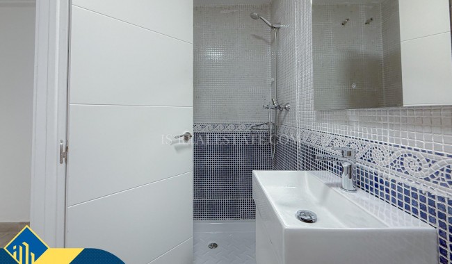 Segunda mano - Apartamento - Torrevieja - Paseo maritimo