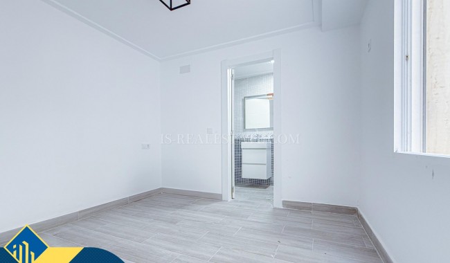 Segunda mano - Apartamento - Torrevieja - Paseo maritimo