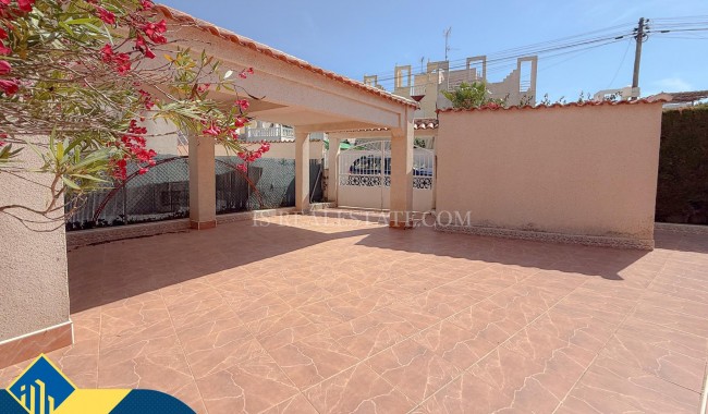 Brukt - Villa - Torrevieja - El Limonar