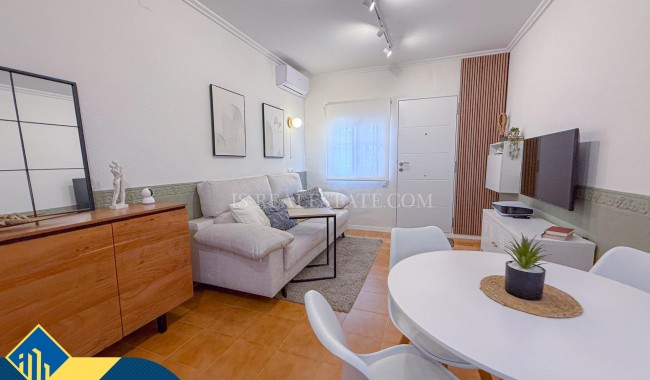 Resale - Townhouse - Torrevieja - Aguas Nuevas