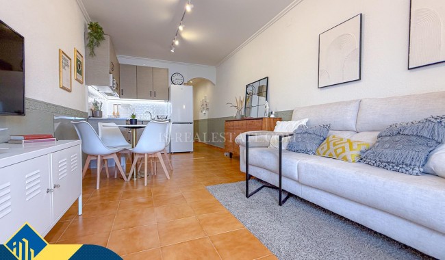 Resale - Townhouse - Torrevieja - Aguas Nuevas