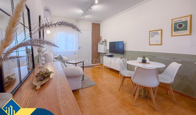 Resale - Townhouse - Torrevieja - Aguas Nuevas