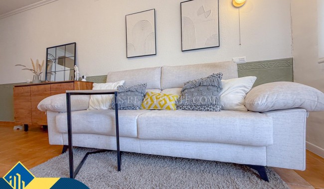 Resale - Townhouse - Torrevieja - Aguas Nuevas