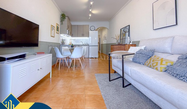 Resale - Townhouse - Torrevieja - Aguas Nuevas