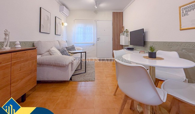 Resale - Townhouse - Torrevieja - Aguas Nuevas