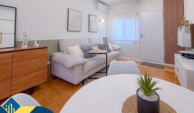 Resale - Townhouse - Torrevieja - Aguas Nuevas