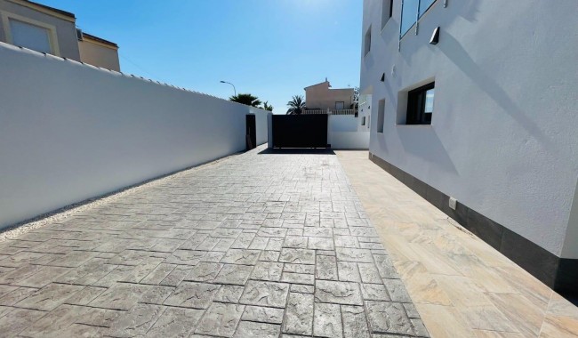 Begagnad - Villa - Torrevieja - Aguas Nuevas