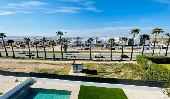 Begagnad - Villa - Torrevieja - Aguas Nuevas