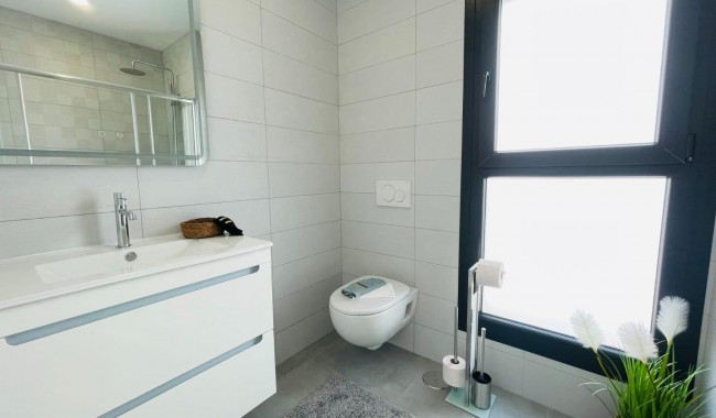 Begagnad - Villa - Torrevieja - Aguas Nuevas