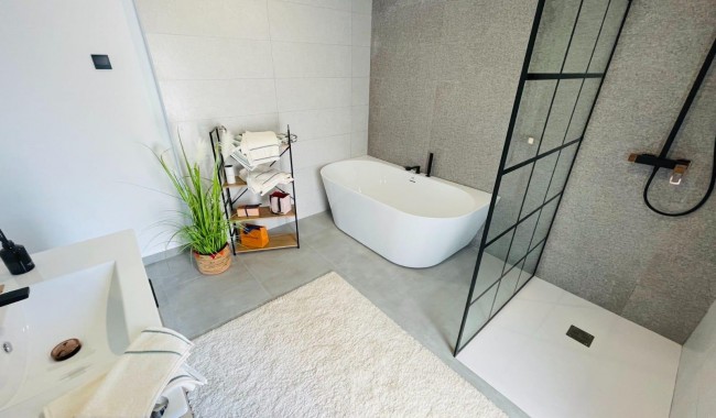 Begagnad - Villa - Torrevieja - Aguas Nuevas