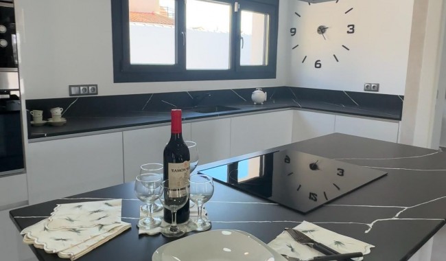 Begagnad - Villa - Torrevieja - Aguas Nuevas