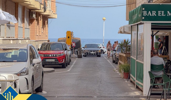 Resale - Apartment - Torrevieja - Playa de los locos