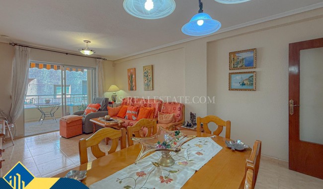 Resale - Apartment - Torrevieja - Playa de los locos
