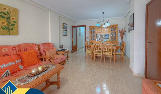 Resale - Apartment - Torrevieja - Playa de los locos