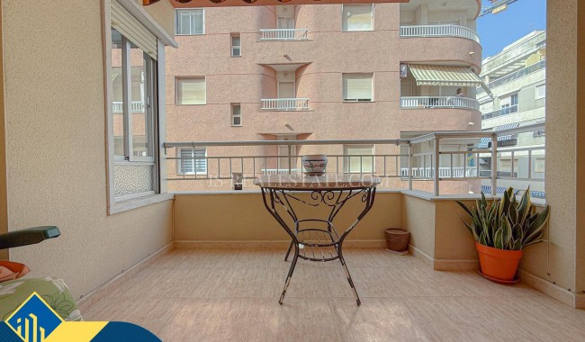 Resale - Apartment - Torrevieja - Playa de los locos